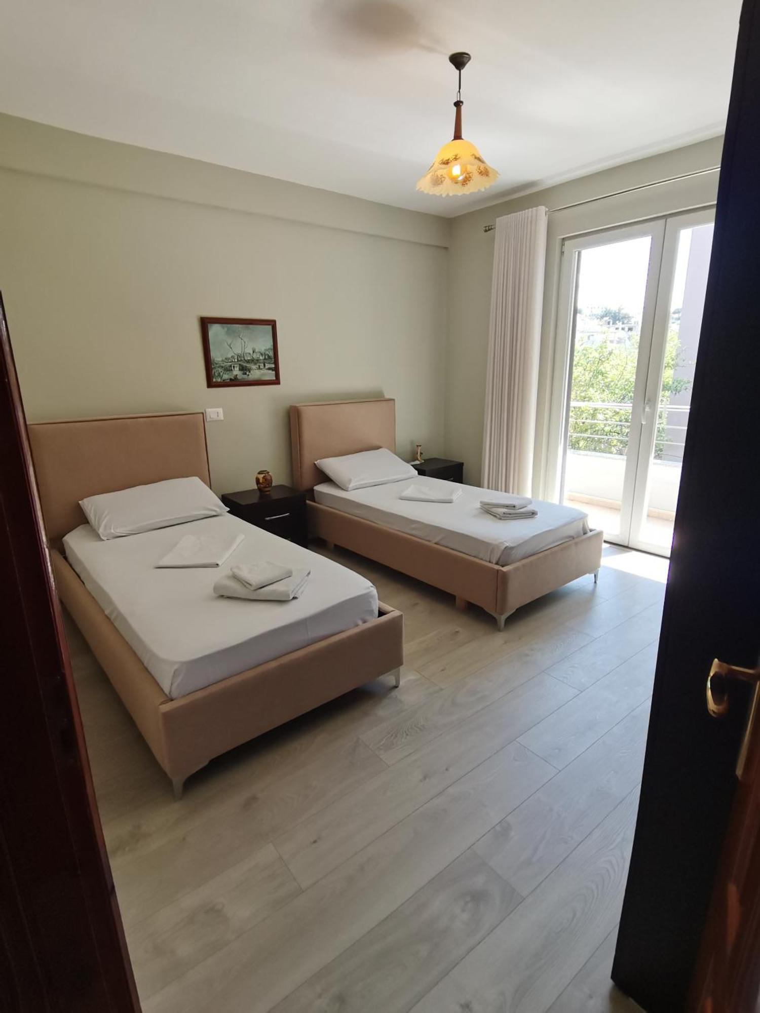 Leatis Apartment Durrës 外观 照片